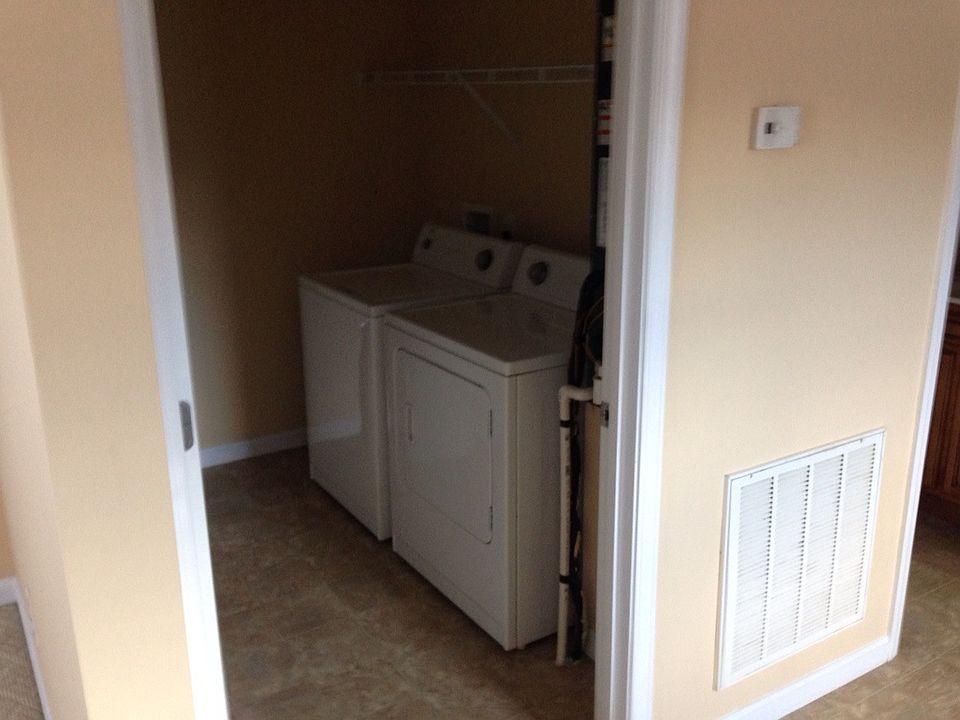 2nd image of 462 Springfield Rd APT 2B