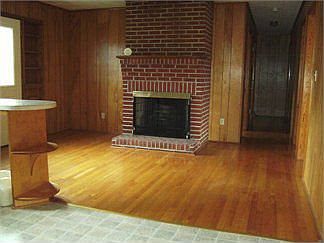 3rd image of 356 Seddon St