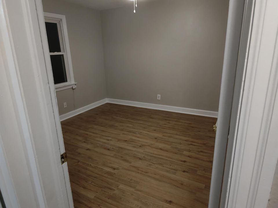 1st bedroom
