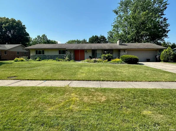 824 Valley O Pines Pkwy, Fort Wayne, IN 46845