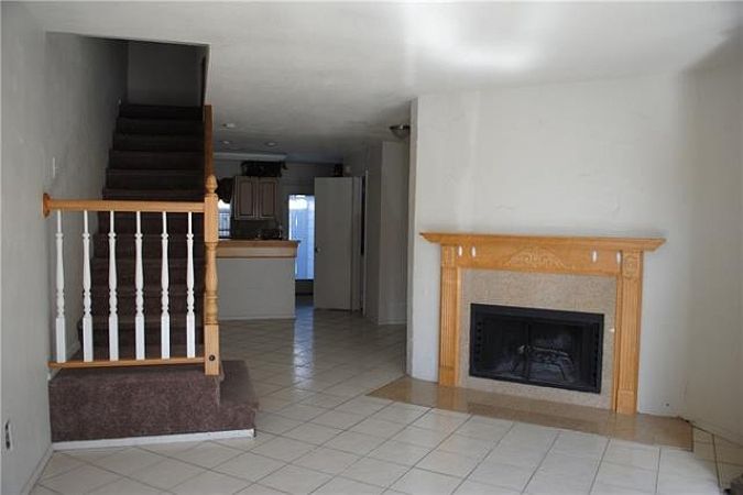 1st image of 617 Carriagehouse Ln APT 3
