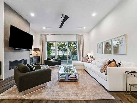 2nd image of 207 Birdsall St