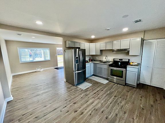4th image of 269 Plymouth Dr