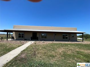 346 Matthews Rd, Victoria, TX 77905