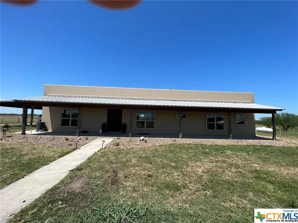 346 Matthews Rd, Victoria, TX 77905