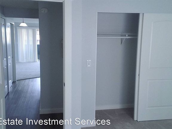 4th image of 325 Tacoma Ave S APT A