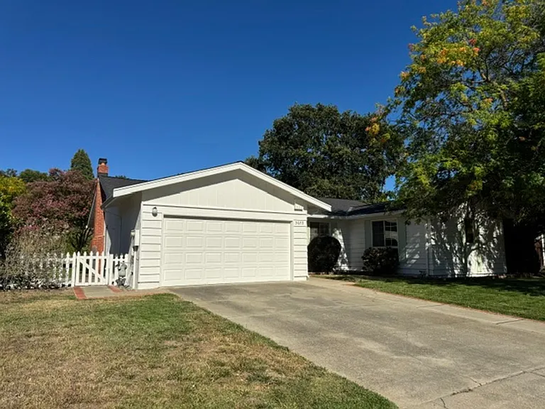 3653 Citrus Ave — Photo 1