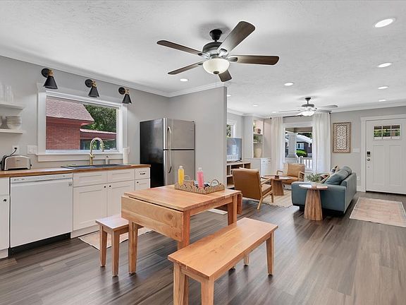 4th image of 355 E 400 N #1