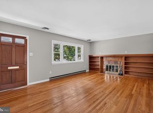 204 Ayr St NW, Leesburg, VA 20176