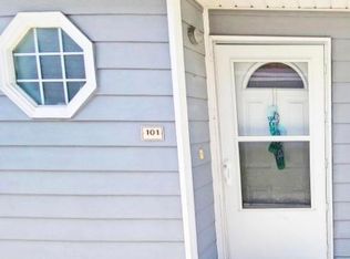 1664 Beach Blvd #101, Biloxi, MS 39531