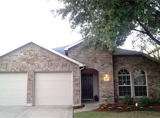 1026 Grimes Dr, Forney, TX 75126