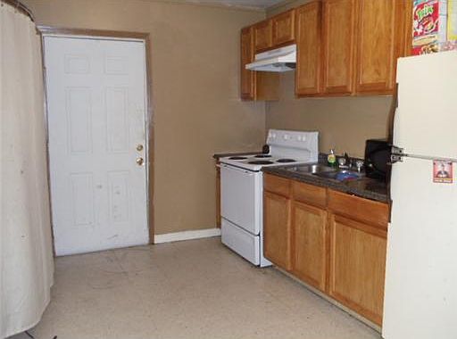 2nd image of 1944 Jasper Ln