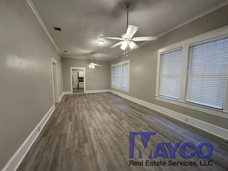 1st image of 442 Robinson Pl