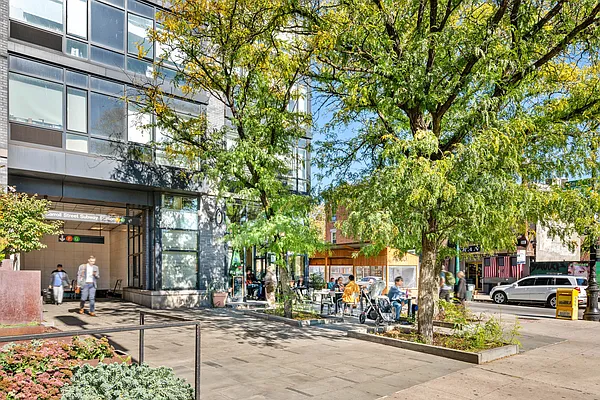 Sold by Sotheby's International Realty | media 22