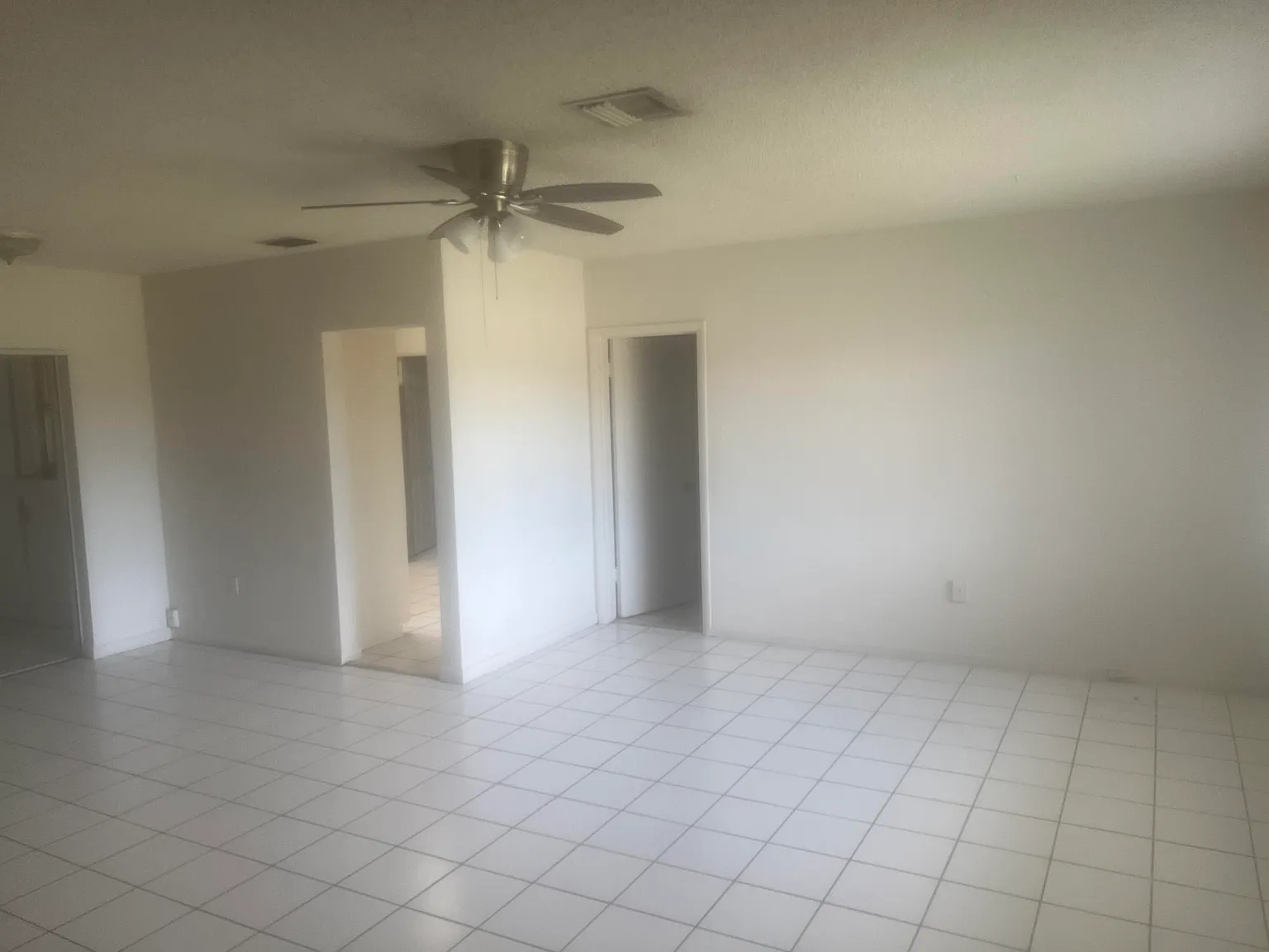 3 bed, 2.0 bath, 1302 sqft, $2,500 — Photo 2