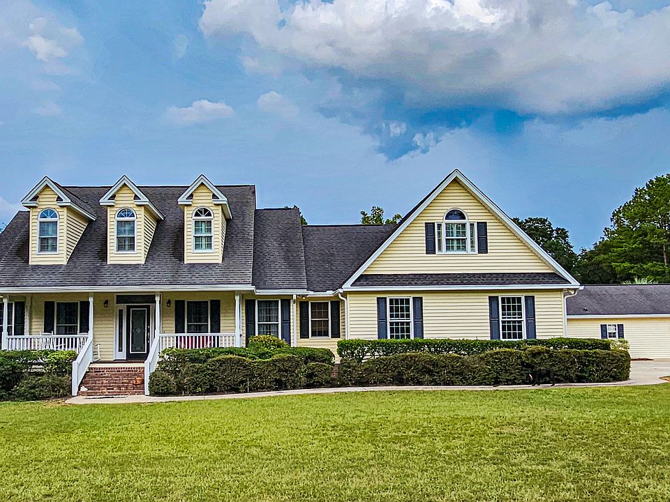 1st image of 220 Sandy Springs Cir