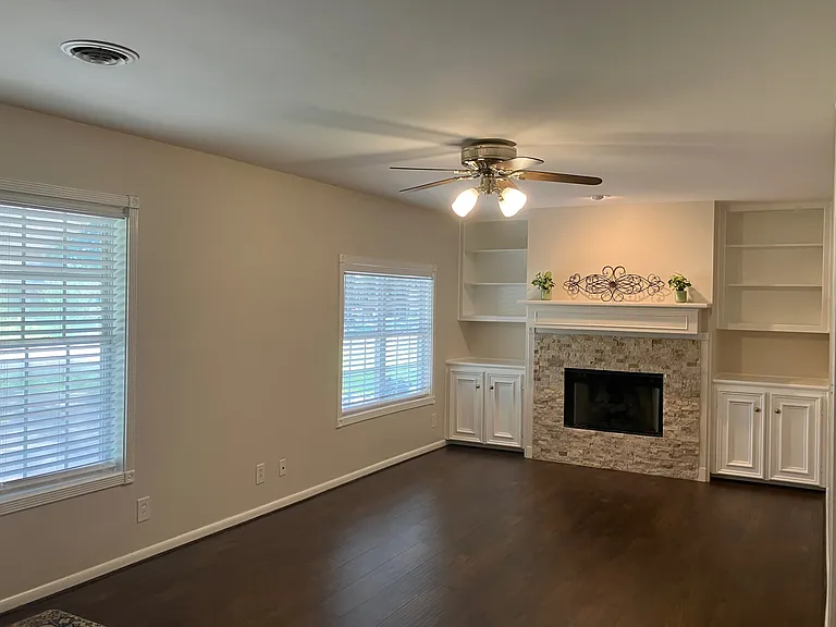 5802 Dahlia Ln — Photo 2