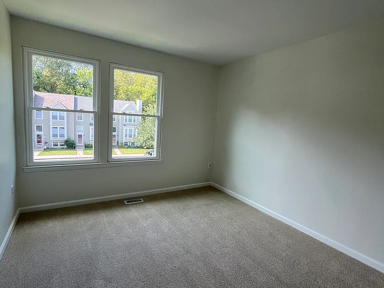 7724 Chatfield Ln — Photo 35