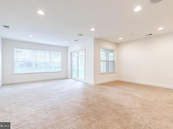 4th image of 4322 Vintage Ivy Ln