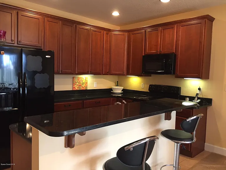 755 Ventura Dr — Photo 6