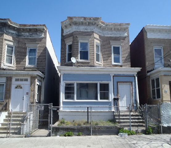 1st image of 3161 103rd St