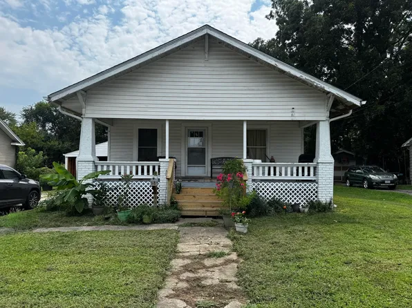 464 E Yerby St, Marshall, MO 65340