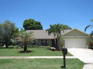 8275 Whitewood Cv E, Lake Worth, FL 33467