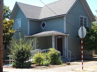 243 NE C St, Grants Pass, OR 97526