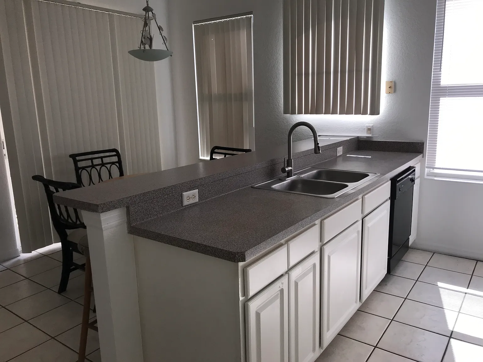 2 bed, 1470 sqft, $2,000 — Photo 3