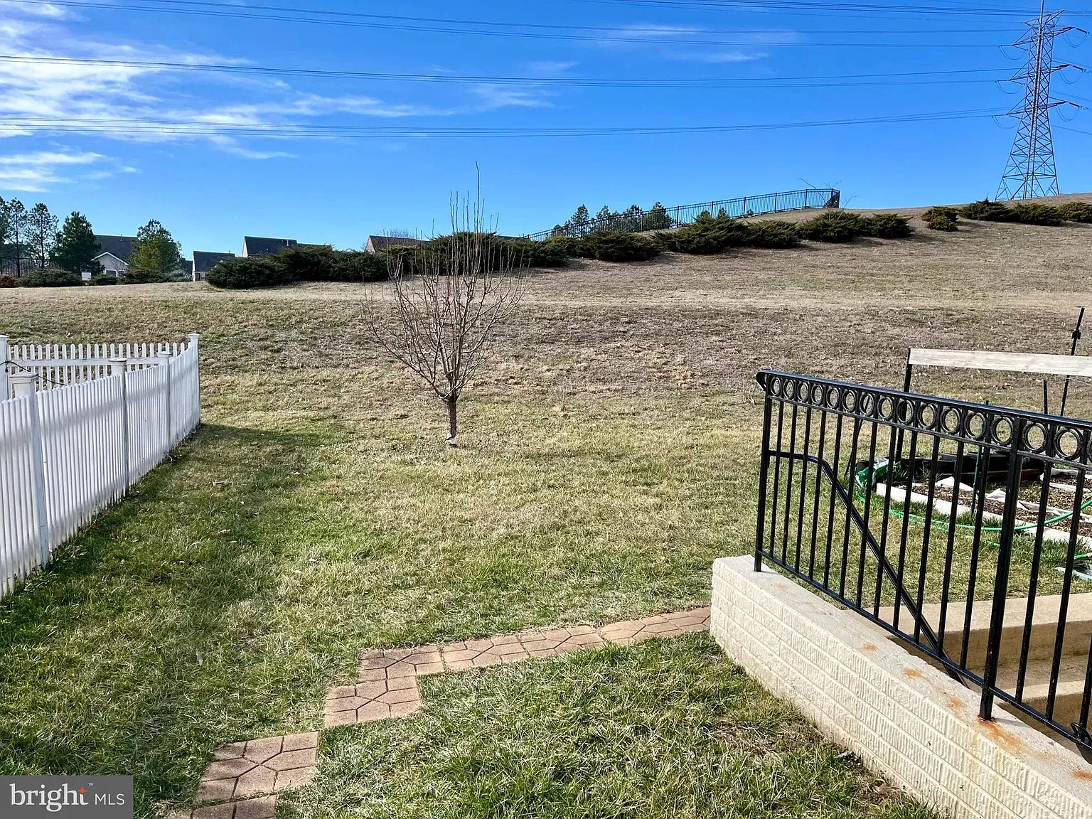 1 bed, 1.0 bath, 1333 sqft, $1,300 — Photo 3
