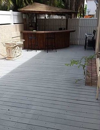 3rd image of 209 SE 15th St