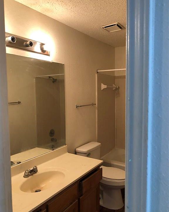 1st image of 2112 Hazlitt Dr