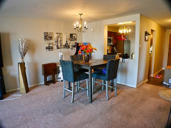 4th image of 3900 W 95th St APT 300