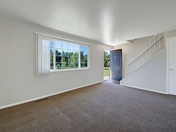 Yorkshire Square Entryway & Stairway