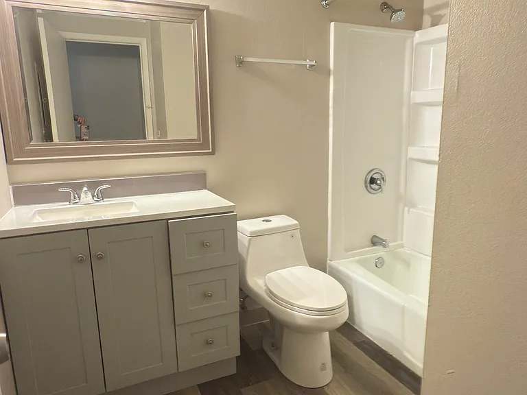 1917 Madera St #9 — Photo 3