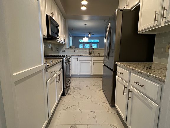 5th image of 1001 Hillsborough St APT 102