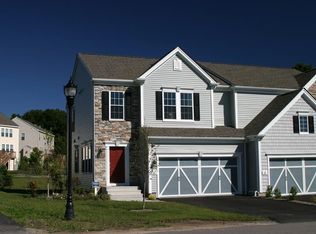 125 Stonehaven Dr, South Weymouth, MA 02190