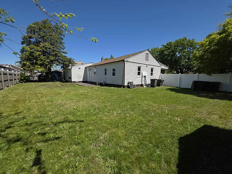 1216 N Ohio Ave — Photo 31