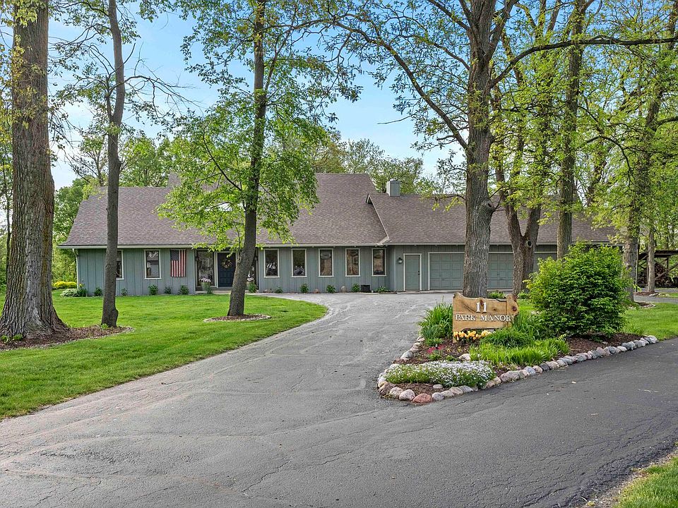 1st image of 11 Park Manor Dr