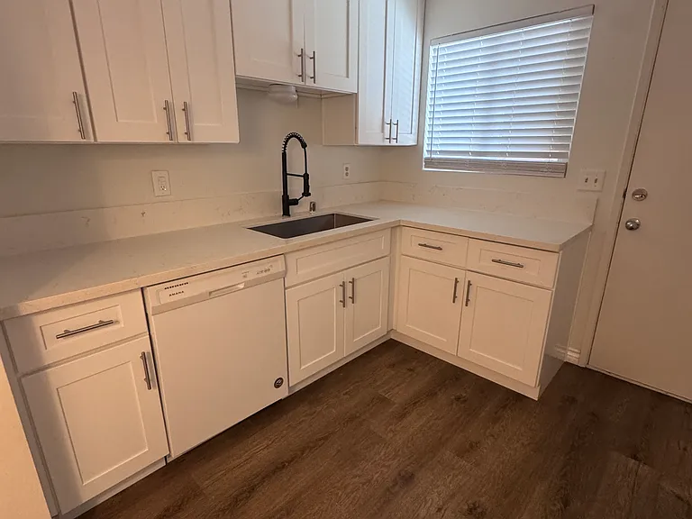 563 Emory St #563 — Photo 10
