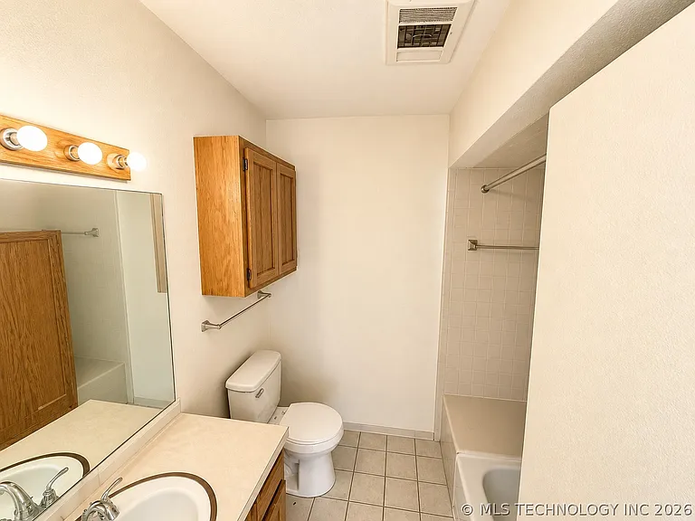 13801 E 33rd Pl — Photo 11
