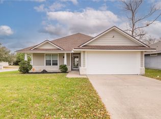 3911 Springmist Dr, College Station, TX 77845