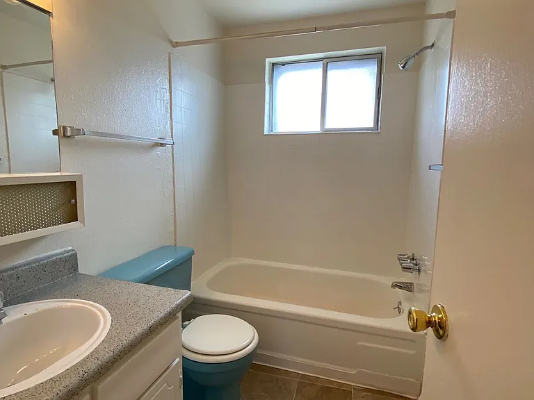 Garden Center Apt. 66 — Photo 13