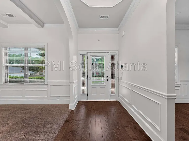 305 Legends Dr — Photo 4