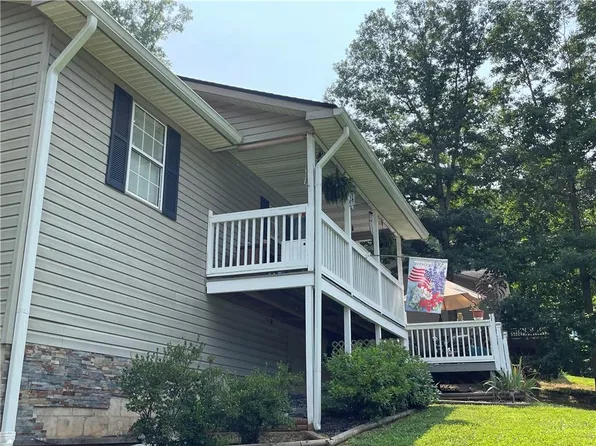 4262 Green Valley Dr, Gainesville, GA 30506