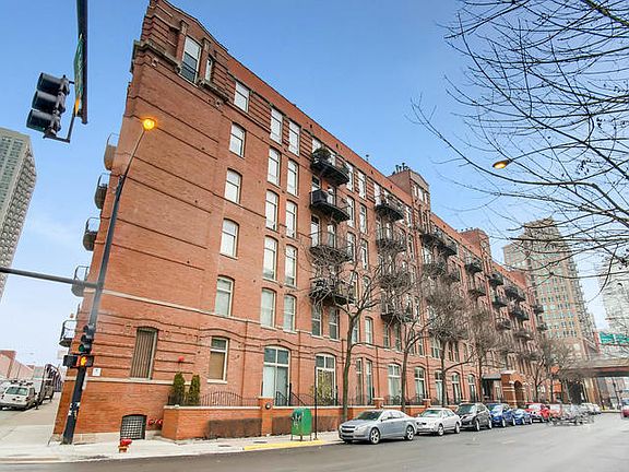 2nd image of 550 N Kingsbury St #P66