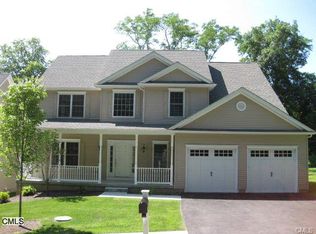 2 Summer Pasture Ln, Brookfield, CT 06804