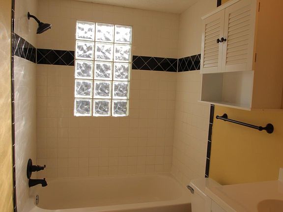 Upstairs full bath
