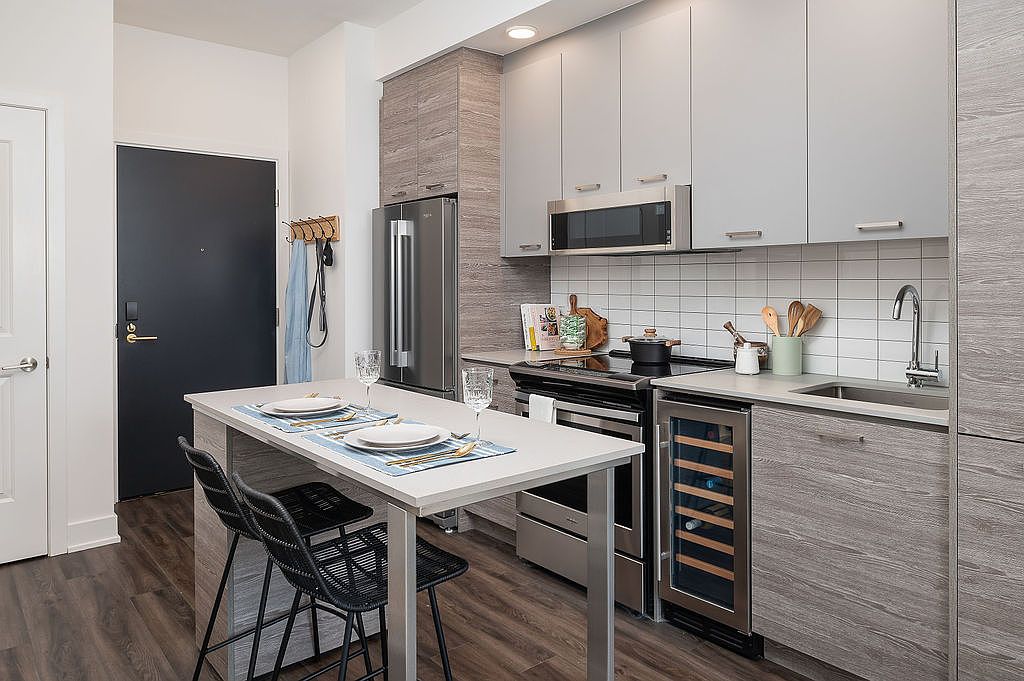 15 Solidarity Way 1513, Toronto, ON M6K 0G8 Zillow