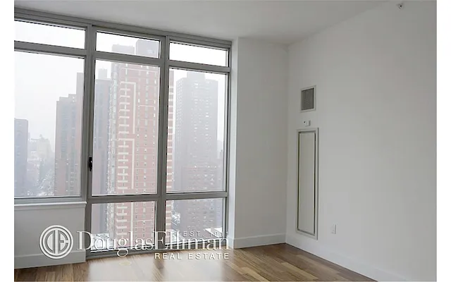 Rented by Douglas Elliman | media 28